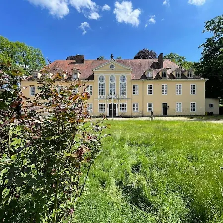 Apartment Entspannen Im Barockschloss Oberlichtenau